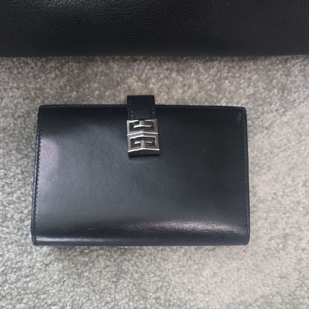 Givenchy Medium 4G Bifold Calfskin Wallet-Like New!